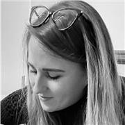 Professeur particulier donne cours de sciences pour élèves en difficulté